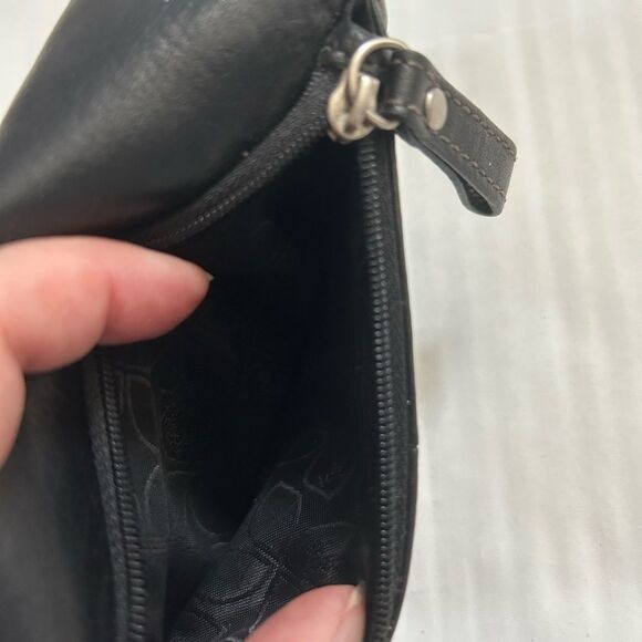 Fossil Vintage Black Leather Wallet with Silver Emblem - Picture 4 of 10